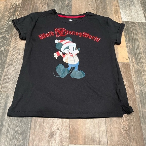 Walt Disney World Disney Parks T-Shirt Black red sequin winter Mickey sz M - Picture 1 of 7